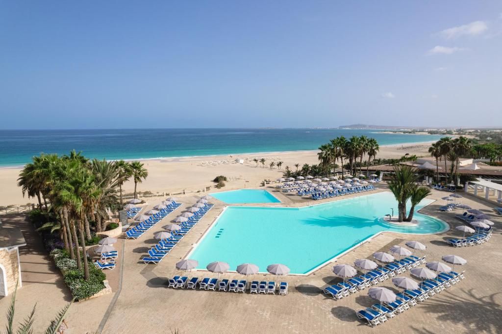 Ilha da Boa Vista: Hotel 5* Tudo Incluído + Voos. Calendário 2027 Disponível