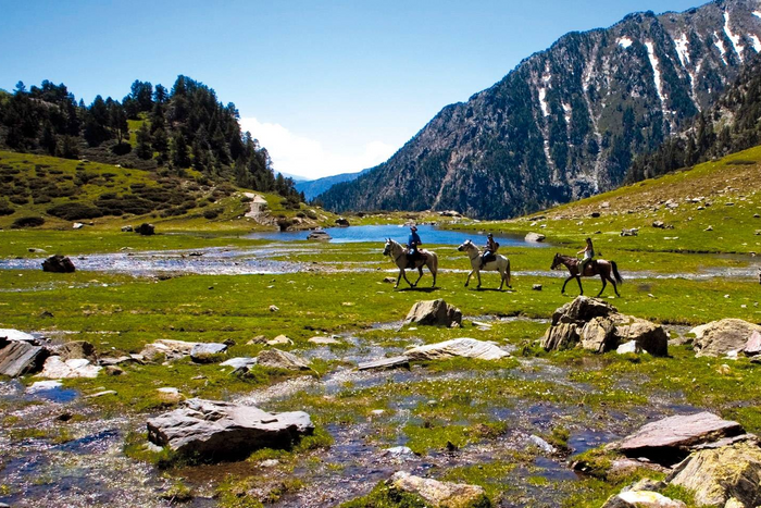 🐎👨‍👩‍👧‍👦¡ANDORRA A CABALLO!🌲🌄 Hotel 3★ con desayuno + Ruta en Caballo por el Pirineo Andorrano | Sant Julià de Lòria