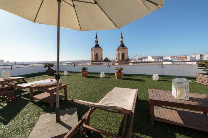 🏖️¡EL FRÍO EN CÁDIZ SE PASA MEJOR!🌊😉 Desde 2 noches: Hotel 4⭐ con desayuno en San Fernando y a 15 min en coche de la playa