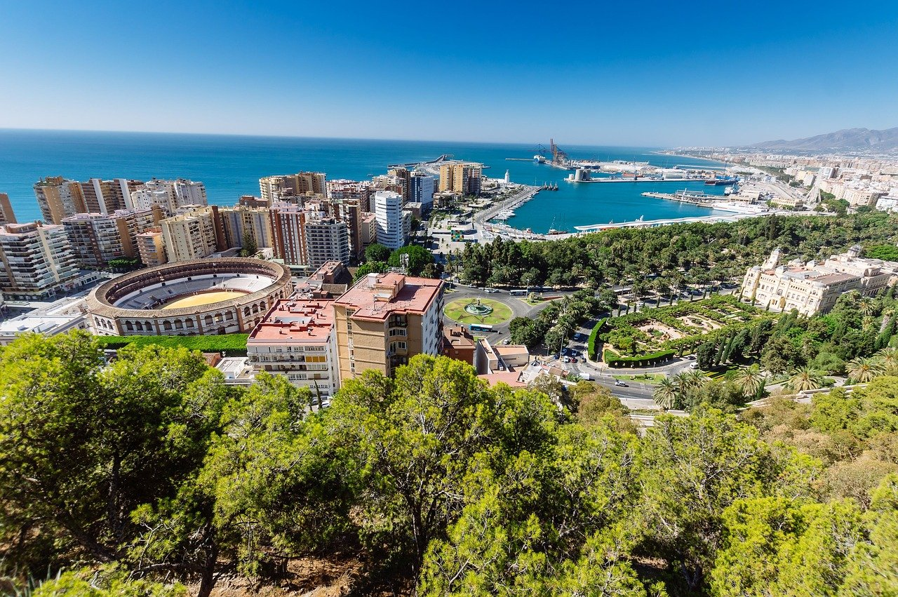 ☀️MÁLAGA 4⭐¡PLAYA, GASTRONOMÍA Y BUEN CLIMA! 🏖️⛵Alójate con desayuno en pleno centro y con terraza con vistas | Costa del Sol