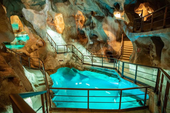 🪨🏴‍☠️CUEVA DEL TESORO ¡UN SECRETO SUBMARINO EN MÁLAGA!🌊🐟Hotel 4★ con desayuno en 1ª línea de playa + Entradas | Rincón de la Victoria
