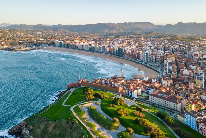 🐟🚶🏼GUIJÓN ¡UNA DE LAS CIUDADES MÁS BONITAS DE ASTURIAS!🌊🦀 Hotel 3★ céntrico con desayuno + Free Tour 