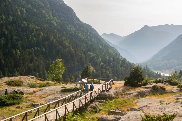 🏞️ VIVE LA VALL DE BOÍ EN FAMILIA 💚👨‍👩‍👧‍👦 Apartamentos para hasta 6 personas con piscina en una ubicación privilegiada. | Pirineo de Lleida