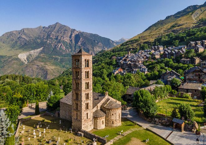 🌄 DISFRUTA DE LA VALL DE BOÍ EN PLENO CORAZÓN DEL VALLE 🥾🌲Hotel 2★ con desayuno, piscina y posibilidad de viajar con tu mascota | Pla de l'Ermita