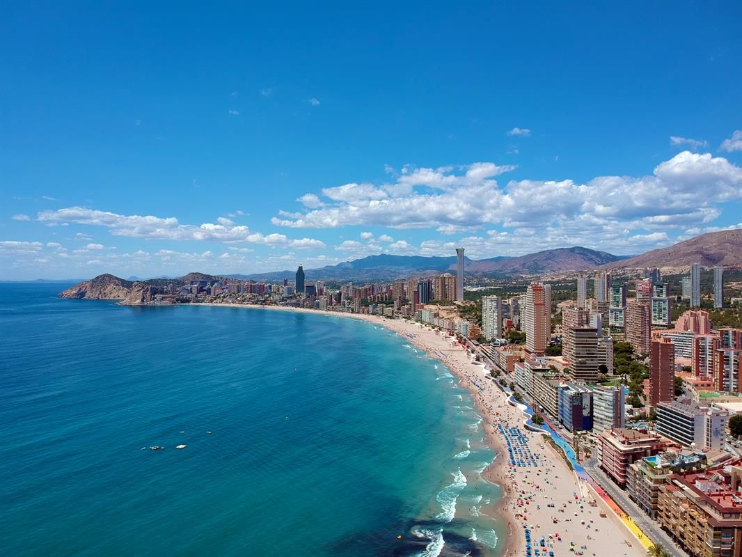 🌴 Com localização Premium, Hotel com Pensão Completa ideal para relaxar | Benidorm