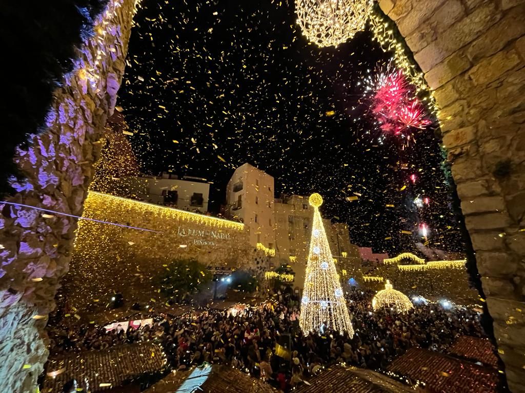 🌠¡NAVIDAD 4* CON DESAYUNO EN PEÑISCOLA! 🏰🏖️Alójate frente al mar y disfruta del espectacular alumbrado y mercado navideño de la ciudad | Castellón