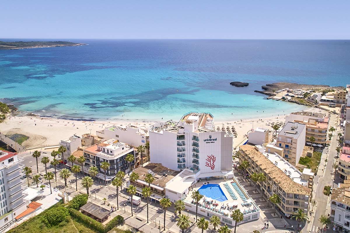 🌅 ¡UBICACIÓN IDEAL EN MALLORCA!🚢🐠 Viaje en Ferry con tu coche a bordo + Hotel con desayuno📍 Cerca de Playas de Sa Coma, S´illot y Cala Millor