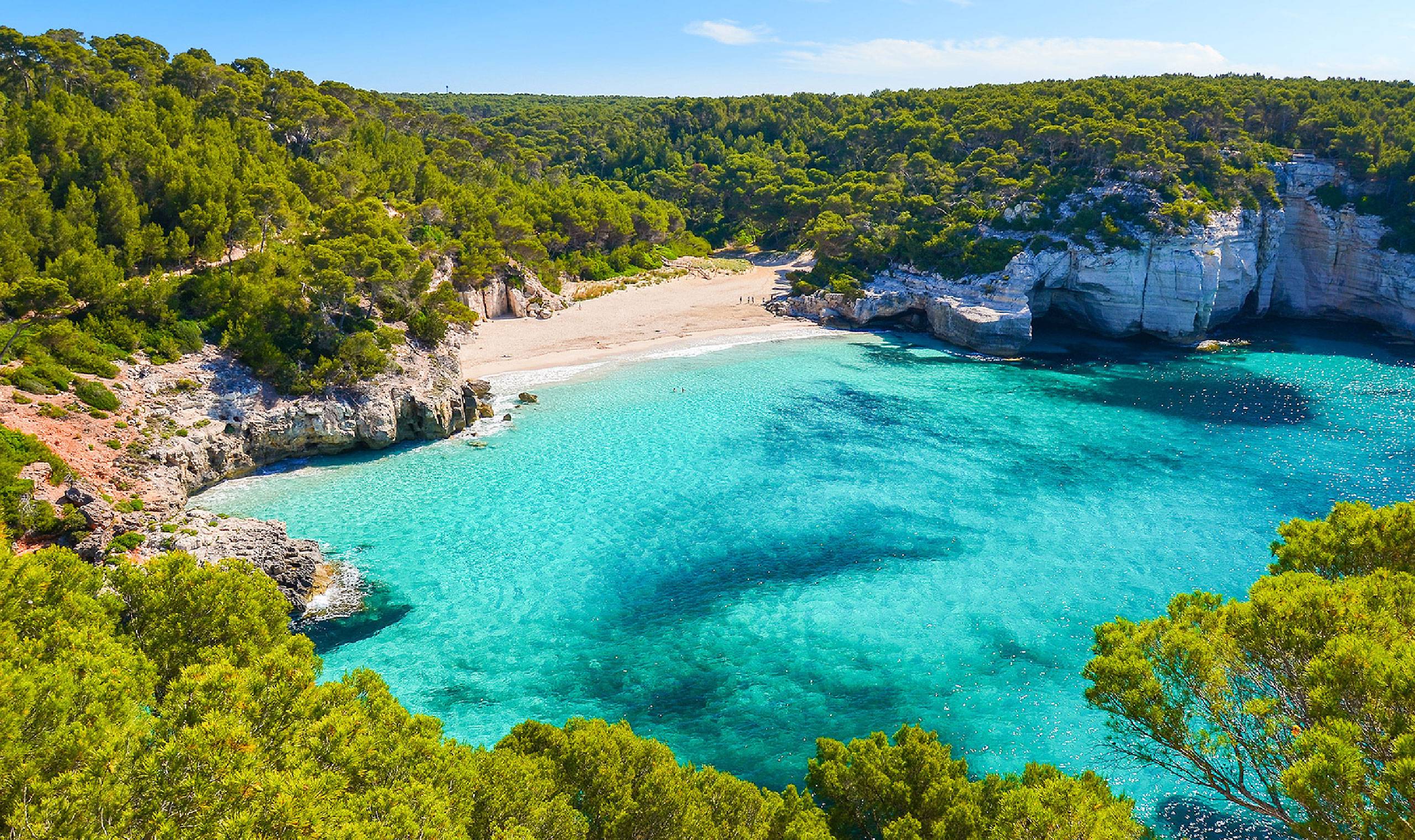 👨‍👩‍👧‍👦¡MENORCA 4⭐ EN FAMILIA!💦⛴️ Alójate con MEDIA PENSIÓN frente al mar y Ferry con tu coche  | Cala Piques