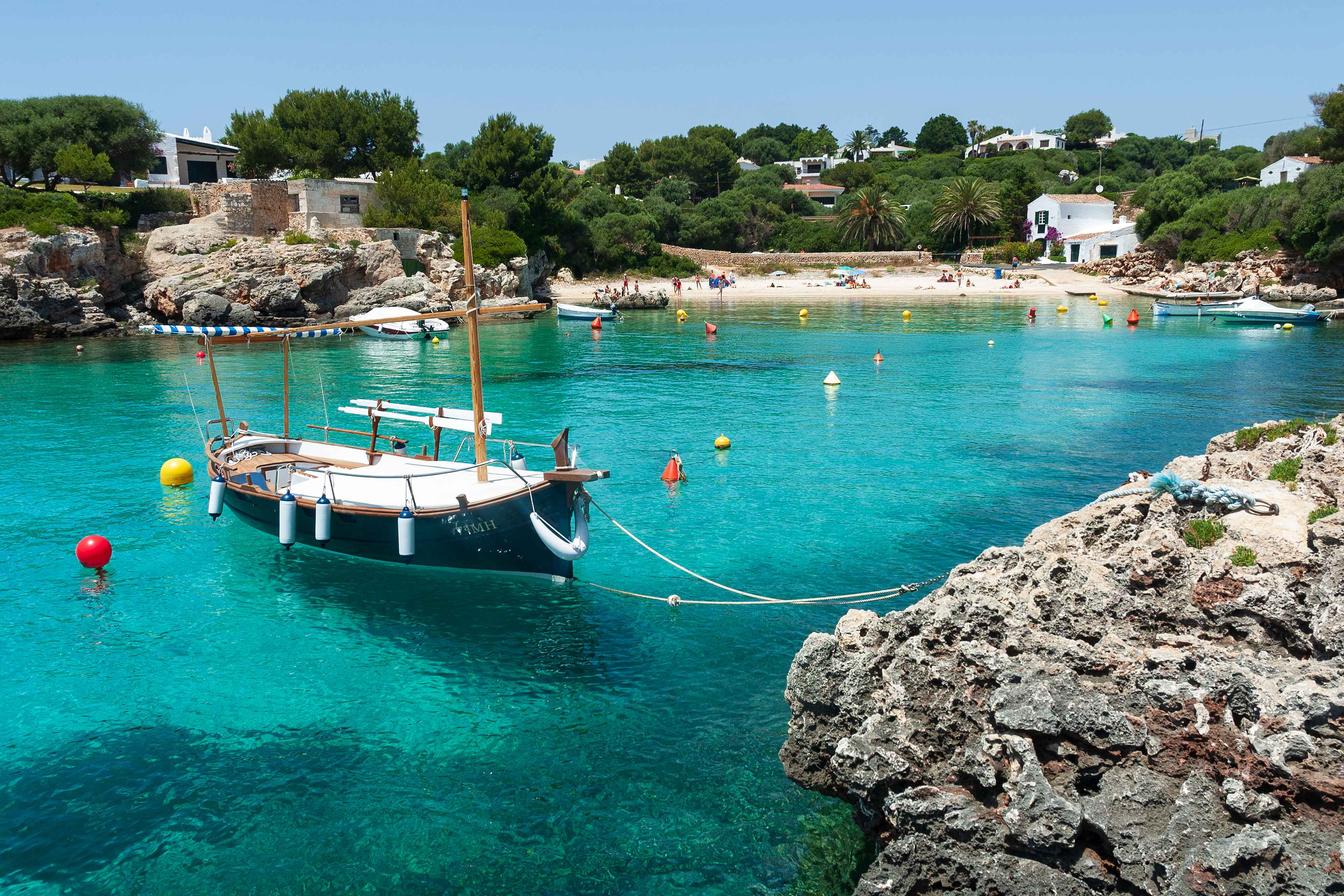 🐚 ¡MENORCA, EL PARAÍSO DE AGUAS CRISTALINAS! 🏝️Apartamentos al lado de la playa + Ferry con tu coche a bordo |  Punta Prima