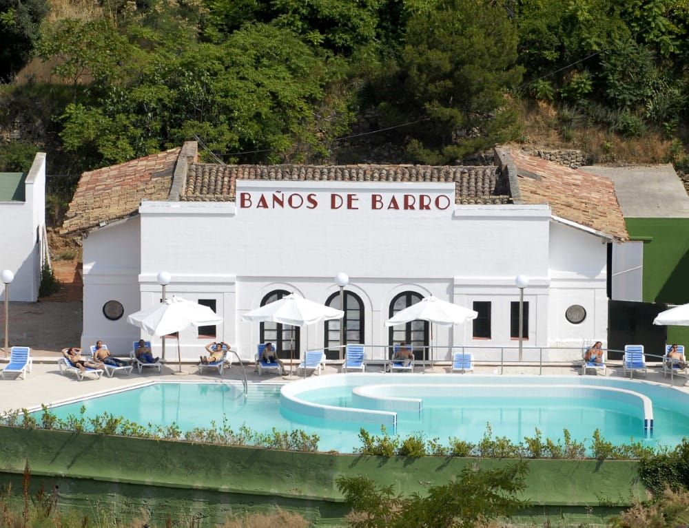 ♒¡ESCAPADA TERMAL Y RURAL A LA RIOJA!♨️ Hotel 4⭐con pensión completa + Acceso diario a Piscina cubierta y Parque termal ¡Relax total en pareja! 💑