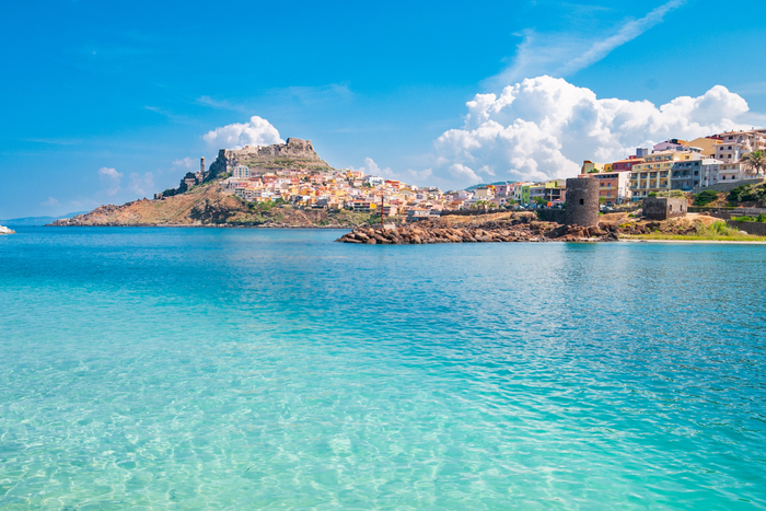 🌊🌴 ¡ESCÁPATE A CERDEÑA! Semana Santa y verano con ferry + coche y apartamentos familiares desde 7 noches 📍 Castelsardo