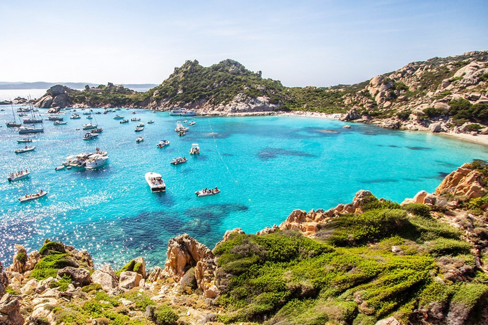 🍋¡COSTA NORTE DE CERDEÑA!🍝 Desde 8 noches: Ferry con tu coche + Apartamentos céntricos a un paso de la playa | Badesi