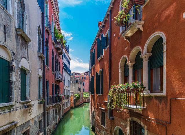 🎭TRA CALLI E CANALI: scopri Venezia con soggiorno in hotel 4* 🤩