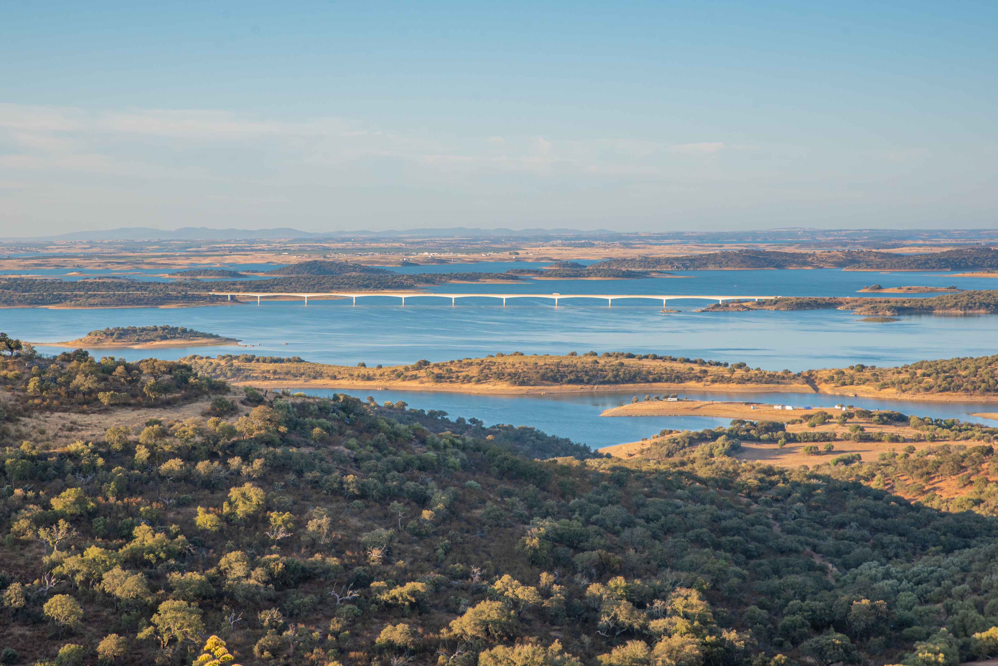 Explore o magnifico Grande Lago Alqueva Explore o magnifico Grande Lago Alqueva