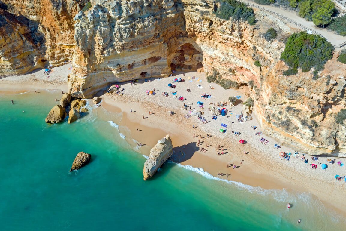 🍹 Este año tienes que veranear en Algarve, la zona más visitada de Portugal 💚 Playas, gastronomía y naturaleza | Estancia de 4* en Albufeira