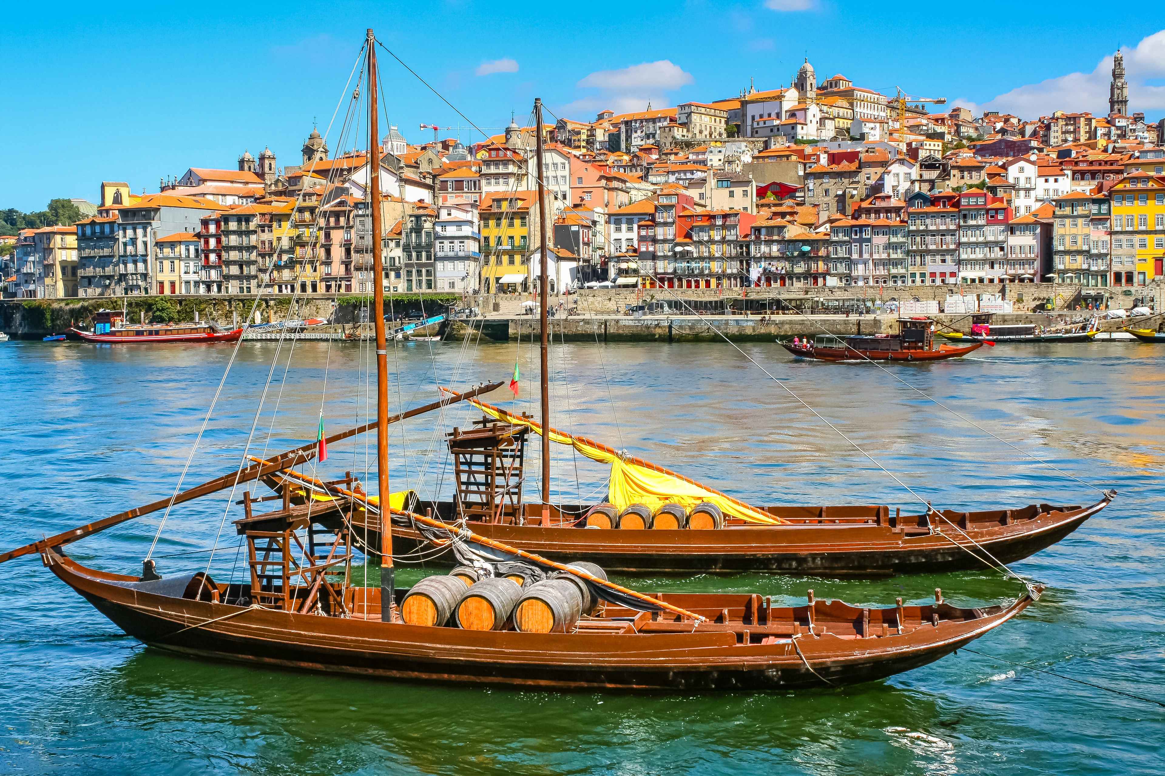 ¡Escapada a Portugal! La esencia de Oporto con una ruta en barco por sus puentes 🌉