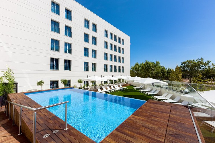 Lux Fátima Hotel 4*, a poucos passos do Santuário de Fátima com Pequeno-Almoço incluído