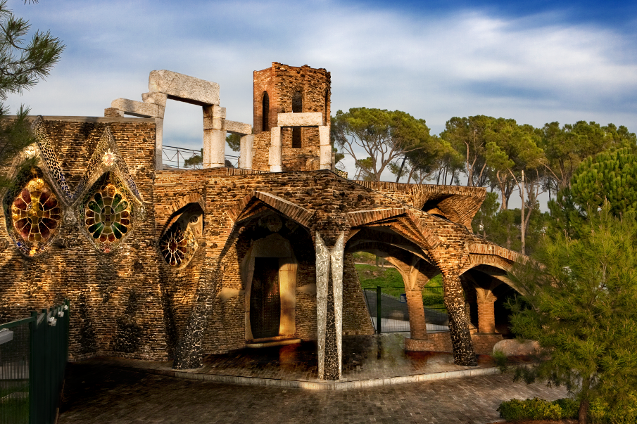 Cripta Gaudí e Colónia Güell-2