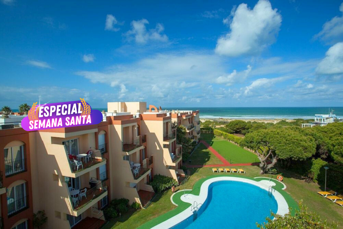 ✝️💥¡ESPECIAL SEMANA SANTA EN LA COSTA DE CÁDIZ!😎🏖️ Desde 2 noches: Aparthotel 4★ y acceso directo a la Playa de la Barrosa en Chiclana