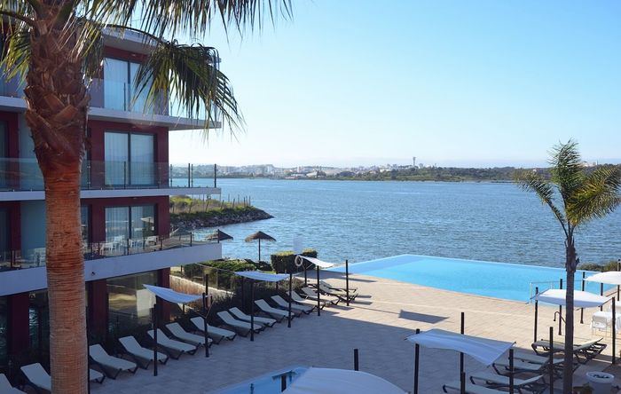 🌞 Espetacular Hotel 4* Spa com Piscina Infinita e Vista Rio | Ferragudo
