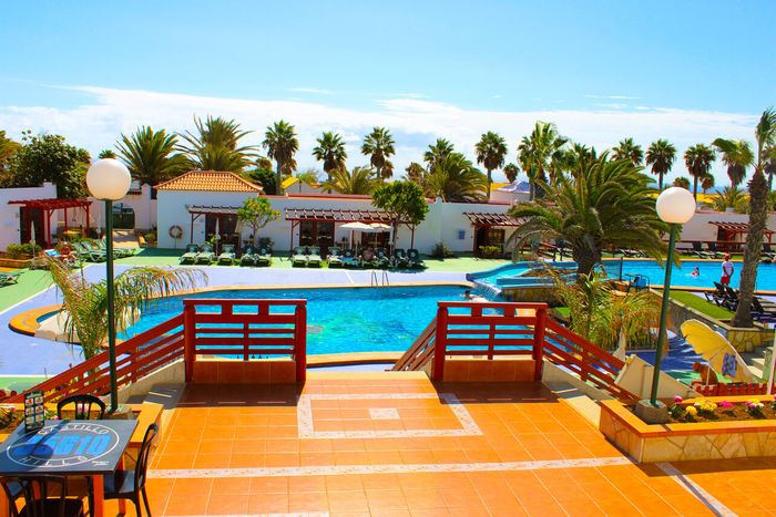 🌴☀️¡ESCAPADA A FUERTEVENTURA A TU RITMO! 🏖️ Desde 2 noches: Apartamentos con piscina en zona tranquila | Caleta de Fuste