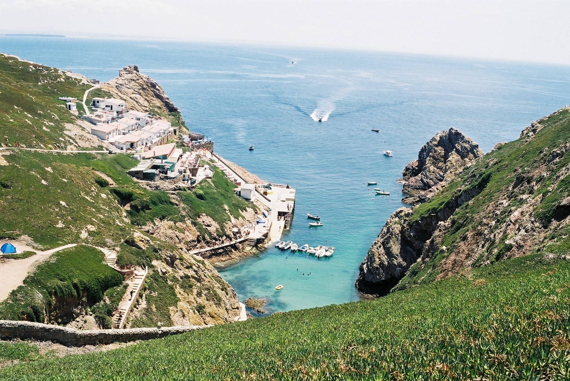 🛥️ Escapadinha em Hotel a poucos minutos da praia e viagem às Berlengas | Peniche 🛥️ Escapadinha em Hotel a poucos minutos da praia e viagem às Berlengas | Peniche