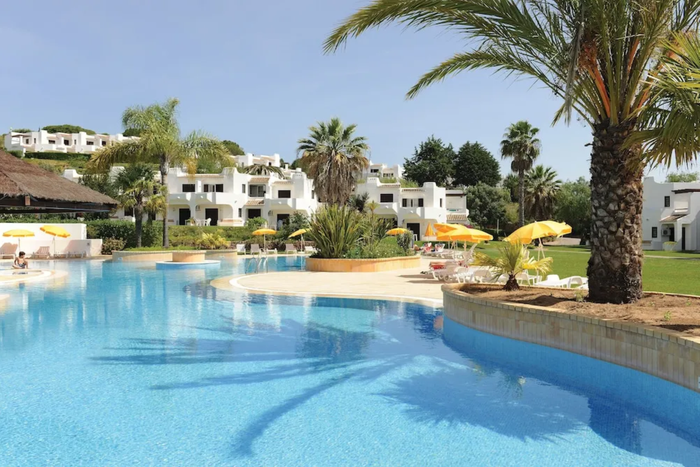 ✨ Aparthotel 4* com piscina exterior perfeito para dias de Verão | Albufeira