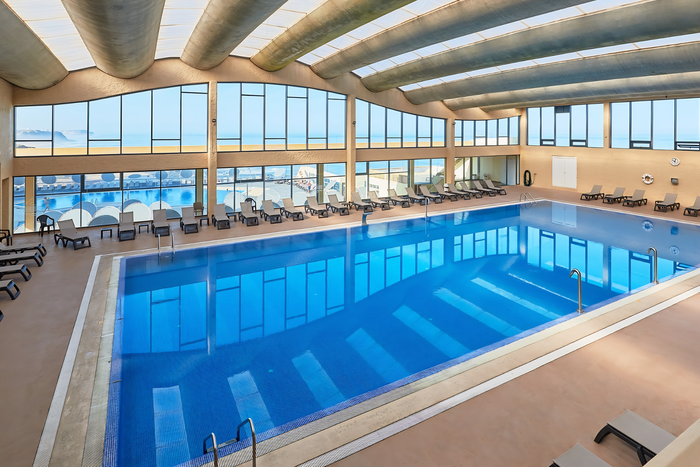🥰 Situado à beira-mar, Hotel com acesso ilimitado às piscinas e ao Spa | Maceira