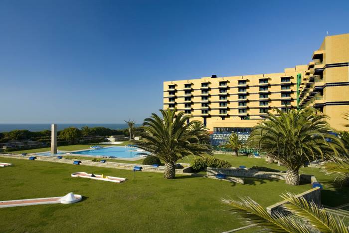 🌟 Relaxe em Hotel 5* com piscina interior e pequeno-almoço incluído | Espinho