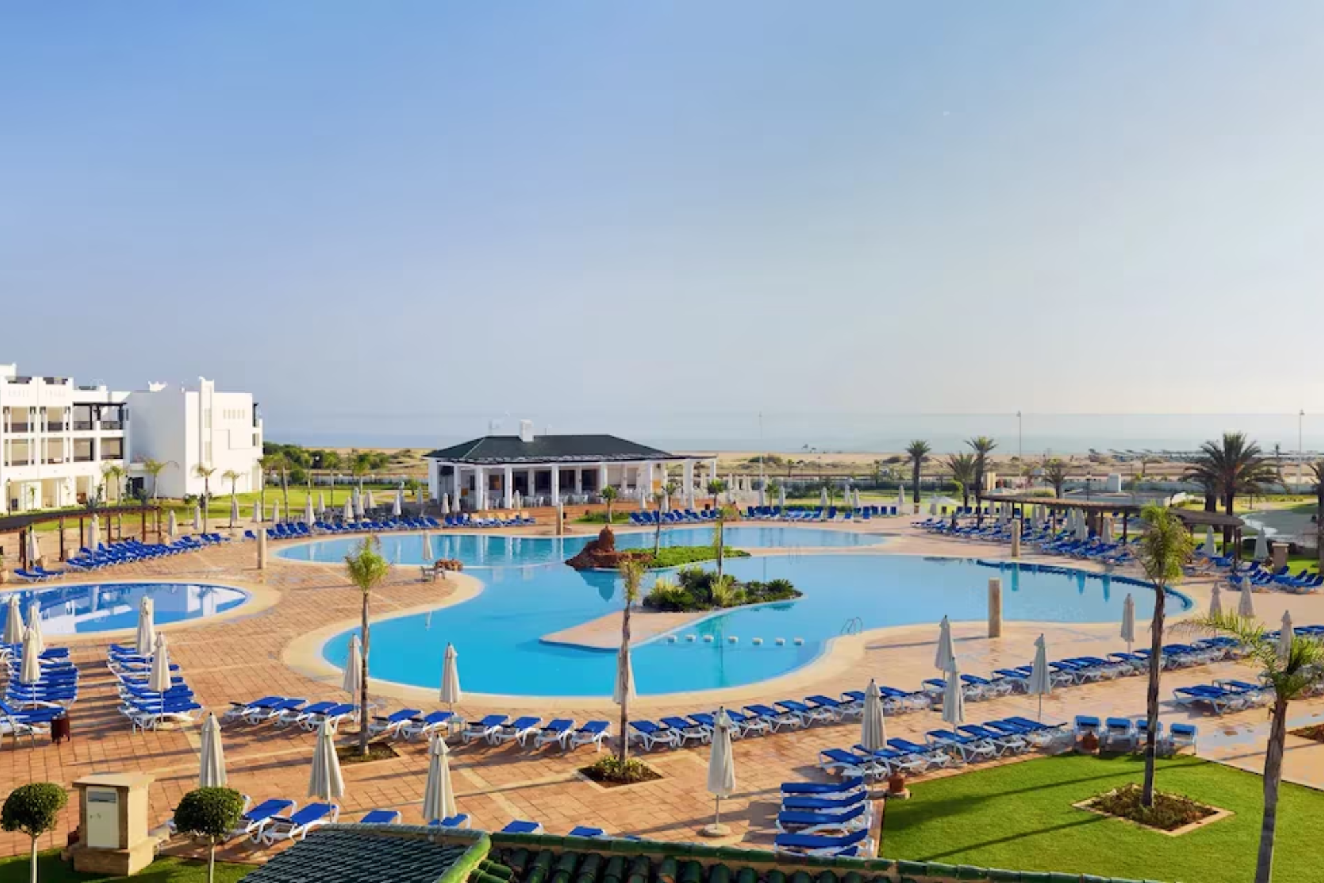 💙✈️ Saidia, a pérola Azul: Voos diretos + Hotel 5* Tudo Incluído + Transferes | Marrocos