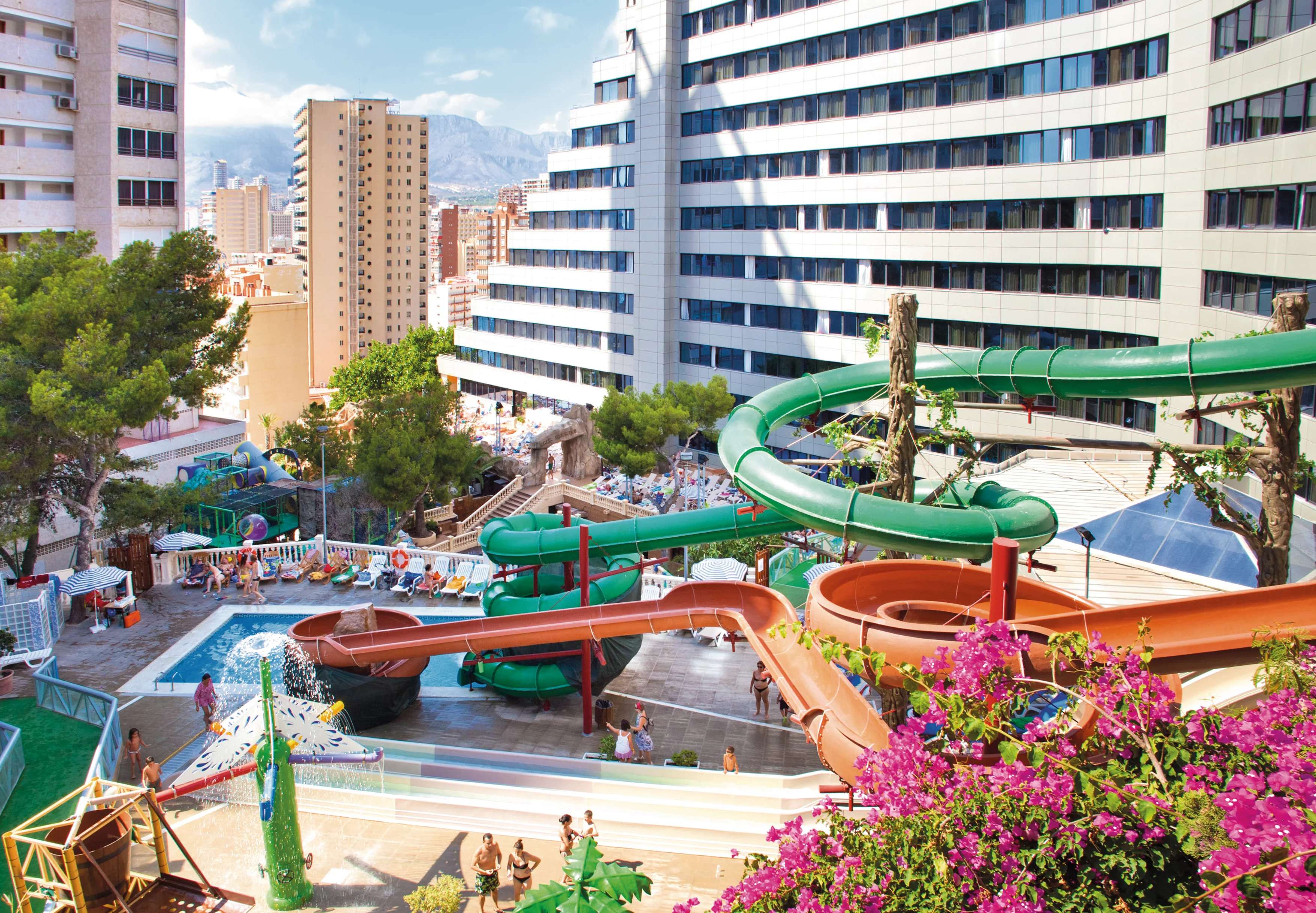 ✈️ Descanso, Sol e Praia ⛱️ Voos Diretos desde Lisboa ou Porto + Hotel 4* com Parque Aquático | Benidorm ✈️ Descanso, Sol e Praia ⛱️ Voos Diretos desde Lisboa ou Porto + Hotel 4* com Parque Aquático | Benidorm