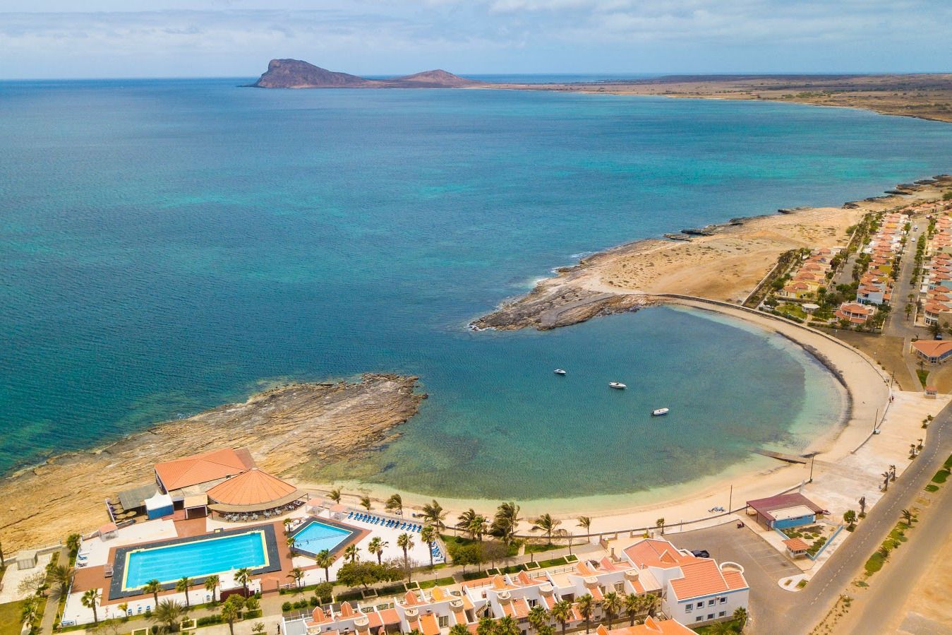 ✈️🌴 Ilha do Sal: Voos diretos com Resort 4* perto da Praia | Cabo Verde ✈️🌴 Ilha do Sal: Voos diretos com Resort 4* perto da Praia | Cabo Verde
