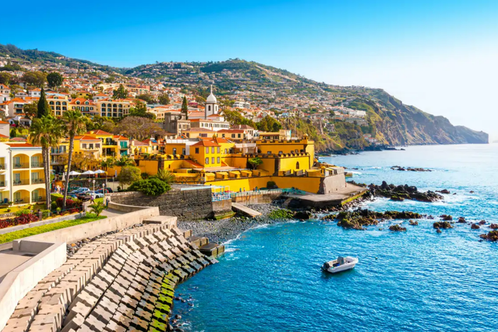 🏝️ Férias na Madeira: Voos Diretos desde Lisboa ou Porto + Hotel 4* com Pequeno-Almoço Incluído | Funchal
