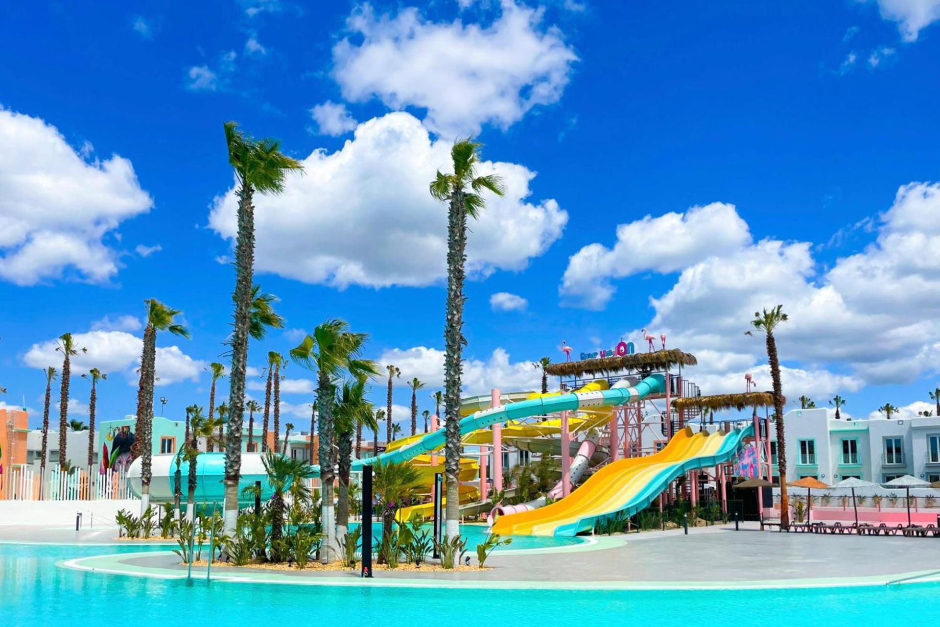 🏖️ Resort Tudo Incluído 4* com Escorregas Aquáticos perto da Praia | Matalascañas