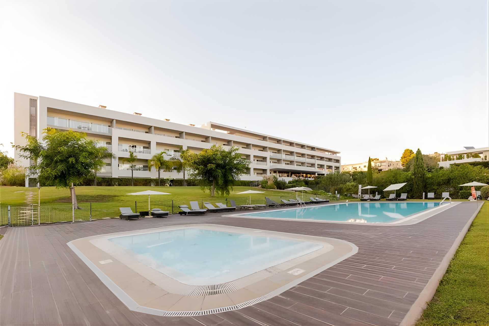 🌴 Aparthotel 4* perfeito para relaxar com acesso à piscina exterior | Alvor 