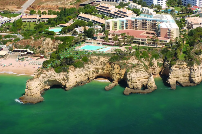 🏊Hotel 4* no Algarve para dias de descanso | Armação de Pêra