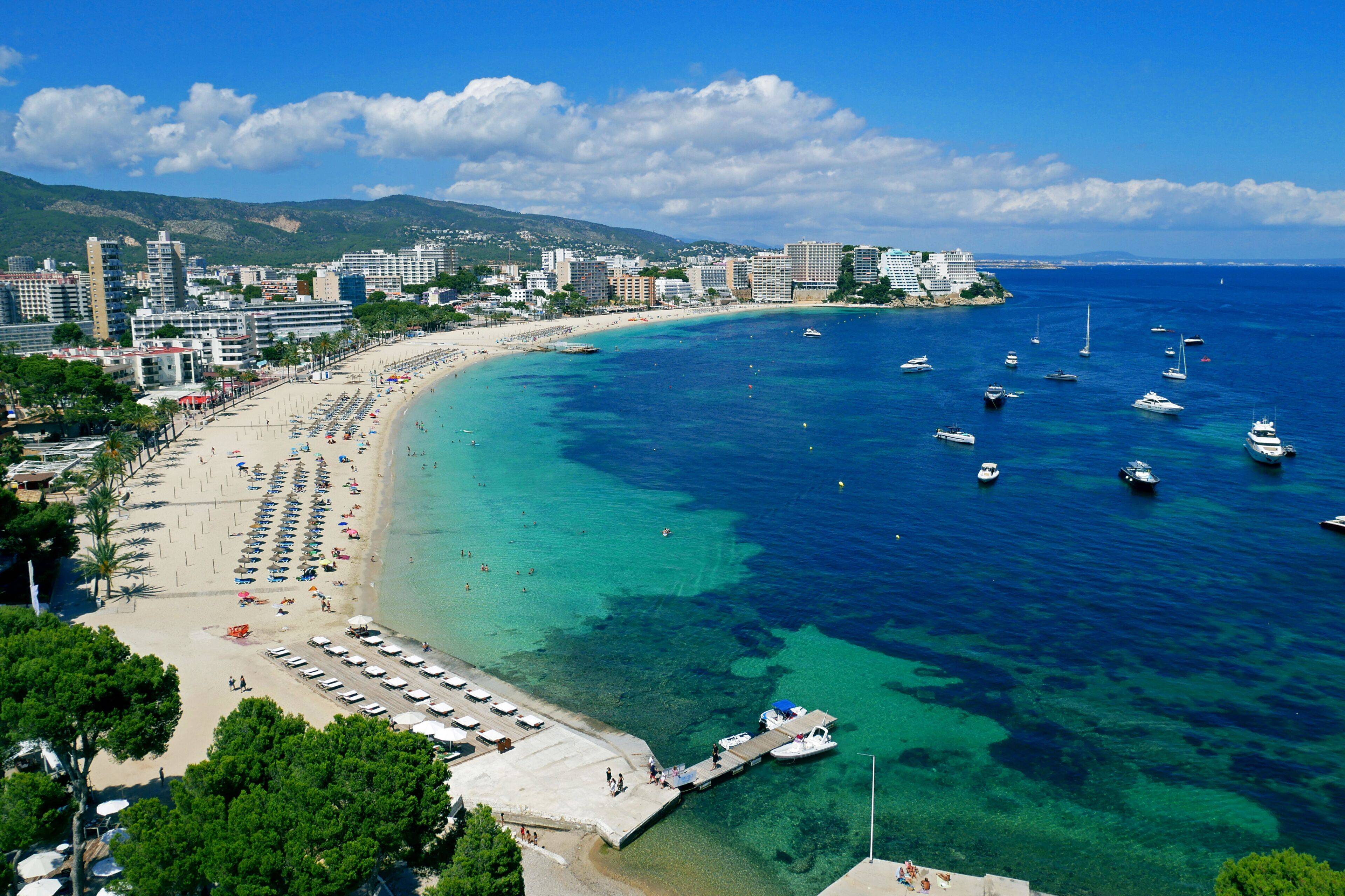 ✈️🩵 Maiorca: Voos desde Lisboa ou Porto + Hotel 4* com Meia-pensão perto da Praia | Baleares ✈️🩵 Maiorca: Voos desde Lisboa ou Porto + Hotel 4* com Meia-pensão perto da Praia | Baleares
