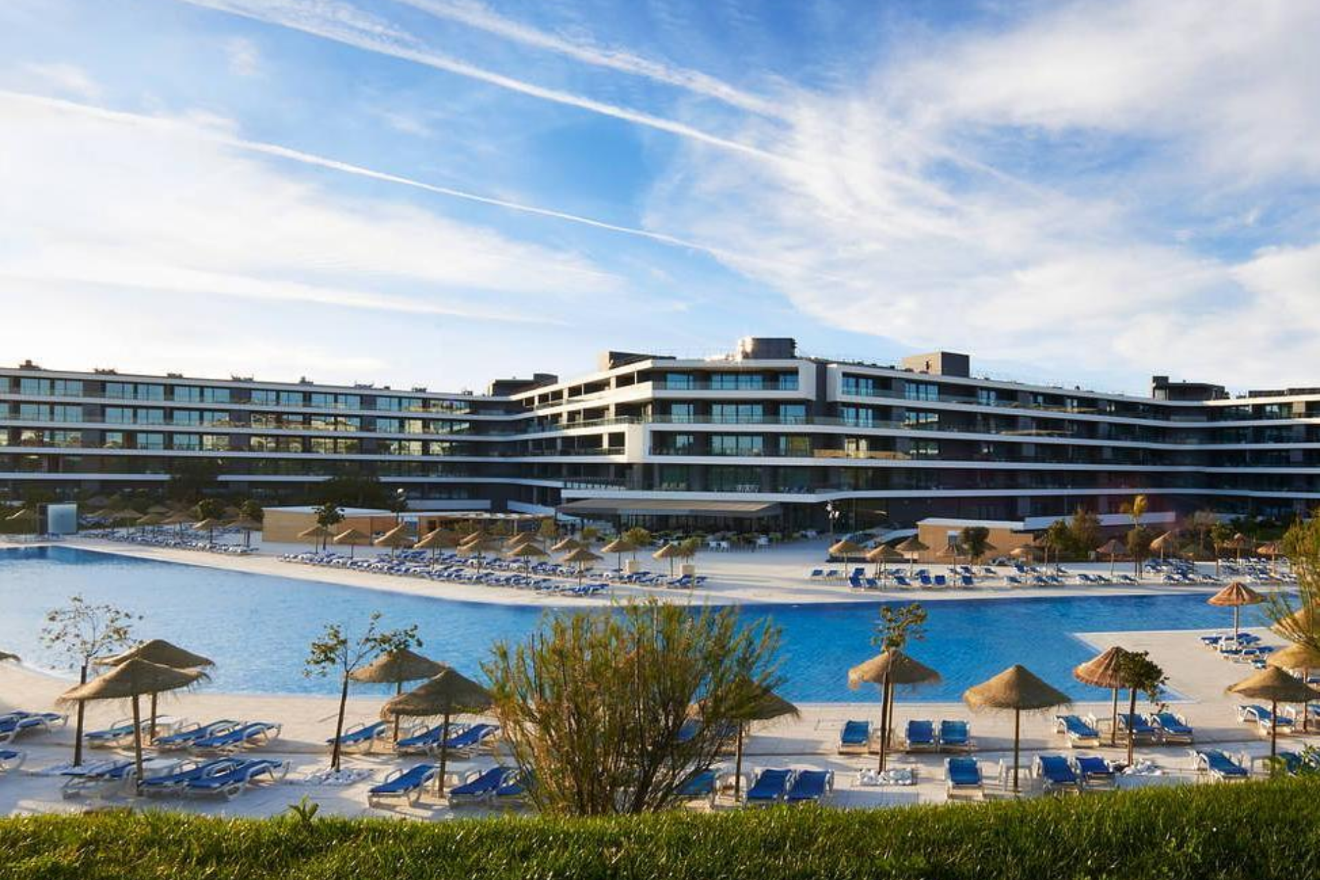 🌅️ Hotel Resort 4* com opção Tudo Incluído e com Transporte até à Praia | Alvor