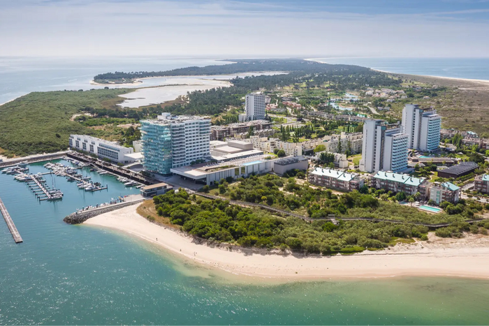 🏖️ Hotel 5* com Piscina Interior e ideal para relaxar junto à Praia | Tróia