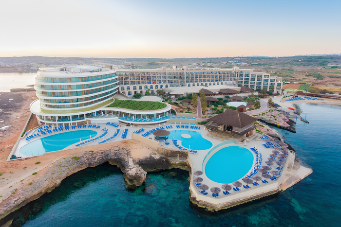 ✈️💛 Explore a Jóia do Mediterrâneo: Voos desde Lisboa ou Porto + Hotel 4* com piscina e pequeno-almoço | Malta