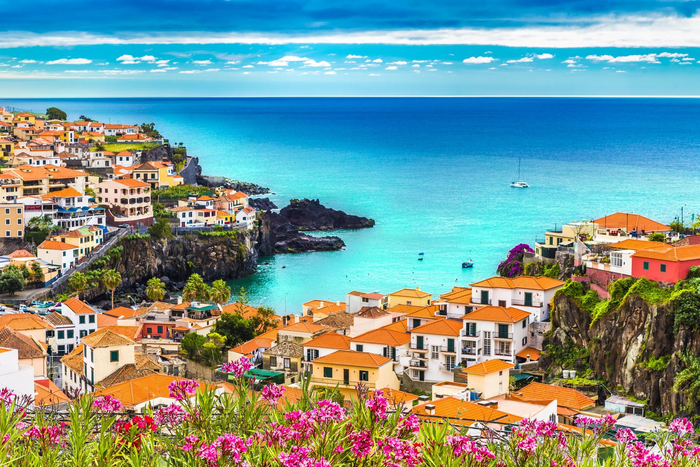 ✈️💚 Um paraíso no Atlântico: Voos diretos + Hotel com pequeno-almoço incluído | Madeira