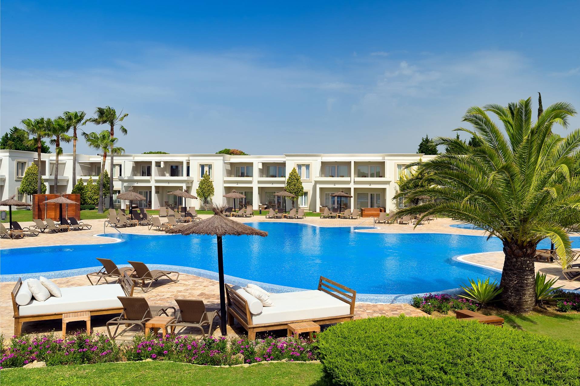 🏖️ Resort 4* em Chiclana de La Frontera perto da Praia | Cádiz