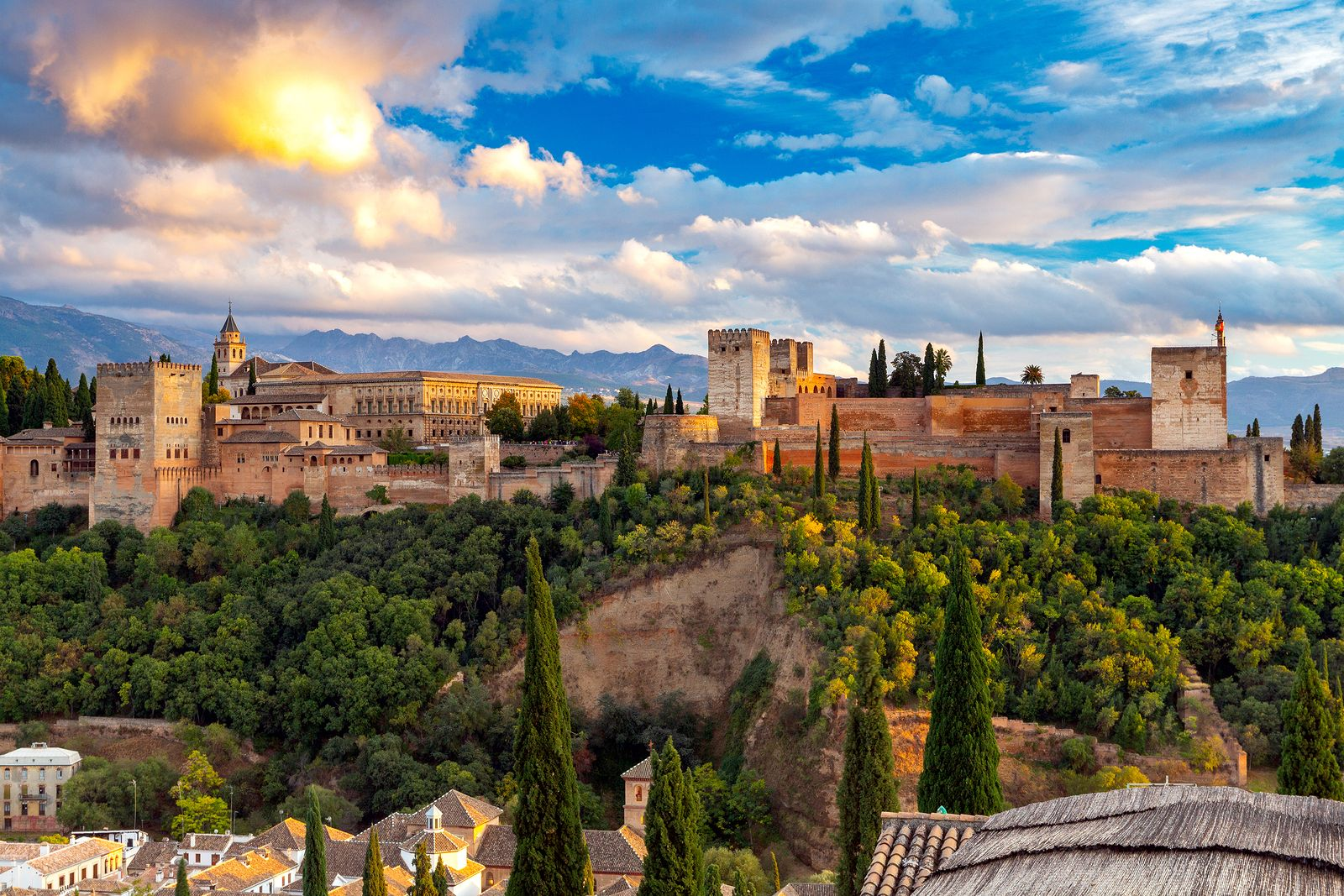 ⛪¡GRANADA Y SUS ENCANTOS! 🕌 🔝Estancia 4* con desayuno + visita guiada a la Alhambra, Palacios Nazaríes y jardines del Generalife 