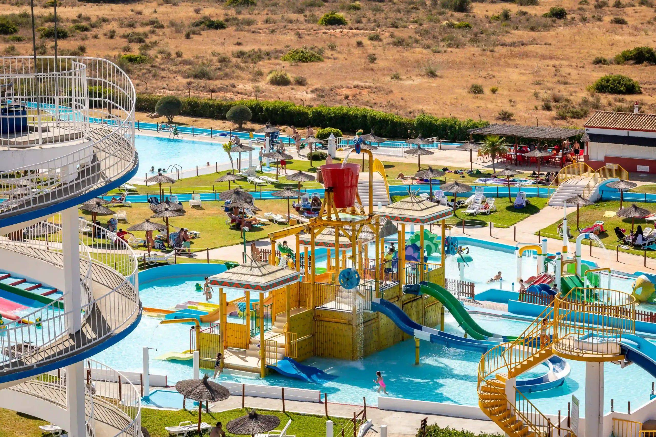 🎢 Diversão sem Fim no Aqualand Algarve com Estadia perto do Autódromo | Portimão  