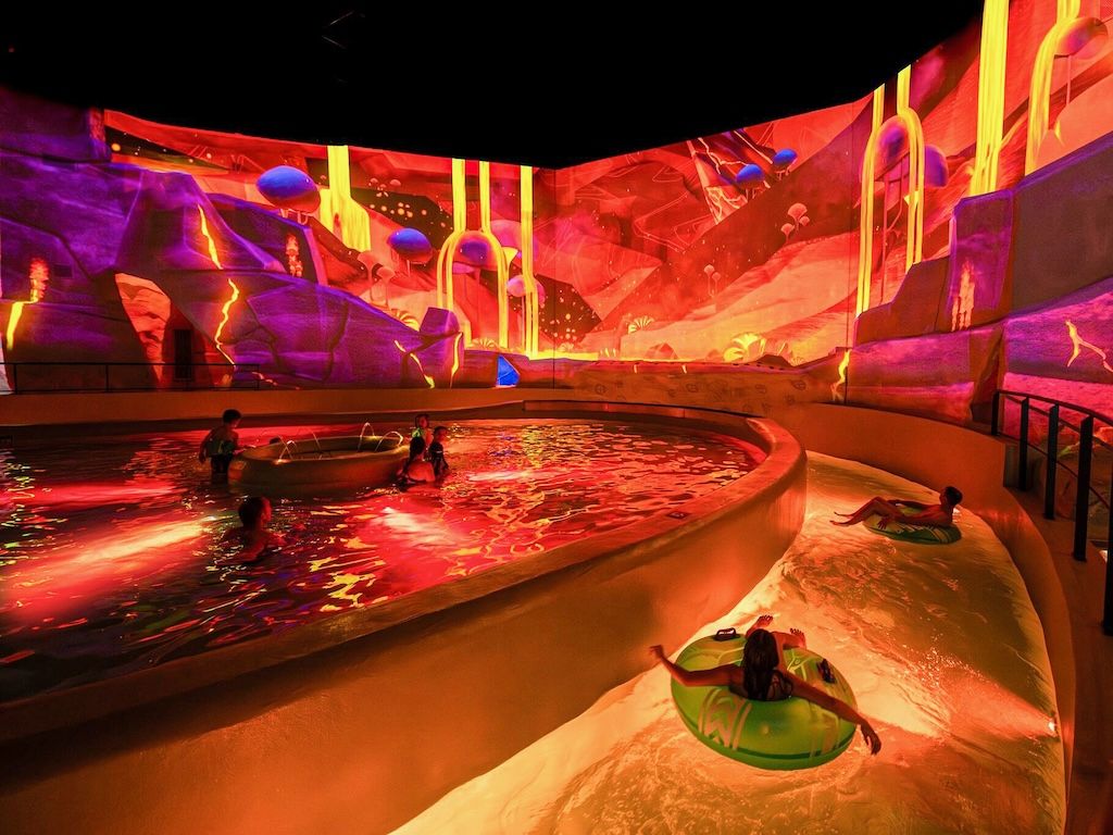 🌪️🛝AQUASCOPE, ¡La aventura acuática del futuro!💦🪐 Hotel 4★ con desayuno  + Entradas al parque acuático INDOOR de Futuroscope | Potiers, Francia
