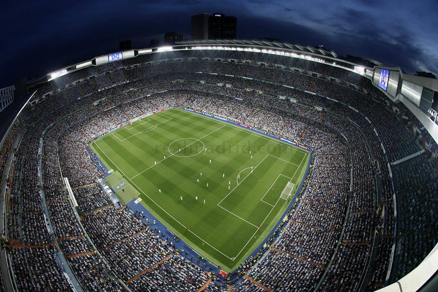 REGALO DE NAVIDAD 🎁🎄  ¡El único lugar del mundo con 14 Champions! 🏆 Tour al Santiago Bernabéu | MADRID