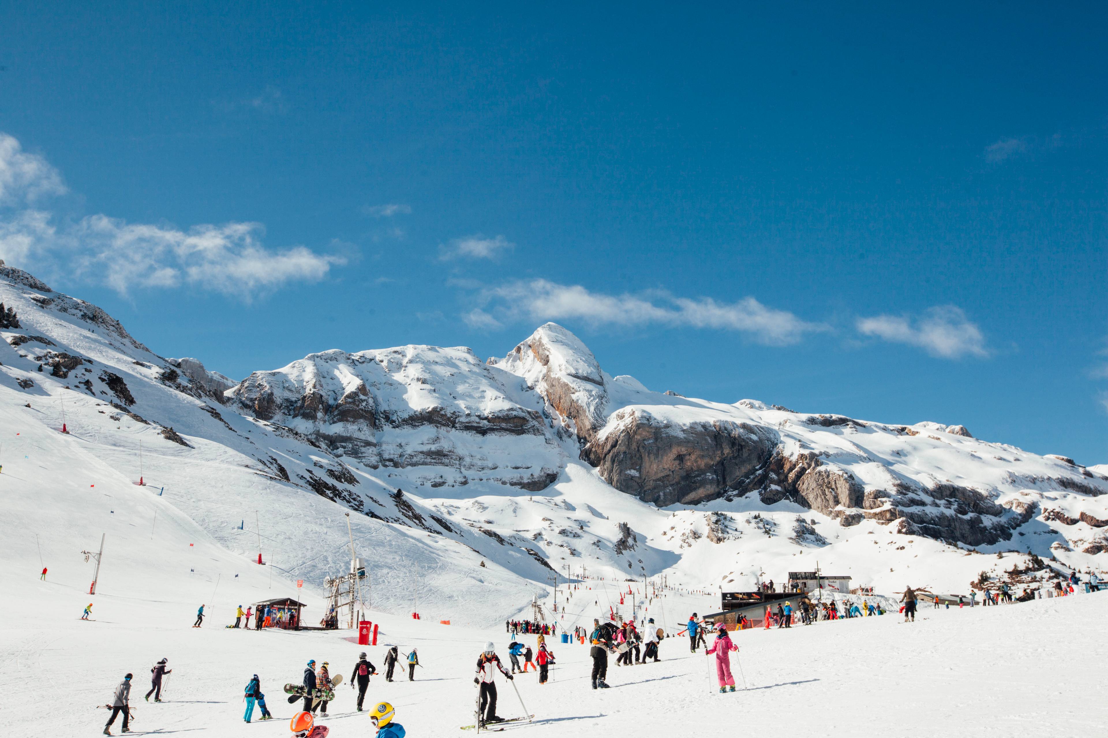 ⛷️¡ESQUÍA EN CANDANCHÚ CON ALOJAMIENTO! 💫🔝 Forfait + Hotel Rural | Candanchú