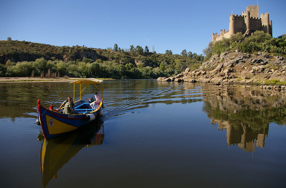 🏰 Escapadinha em Hotel 4* + Viagem de Barco + Bilhetes  para o Castelo de Almourol | Vila Nova da Barquinha