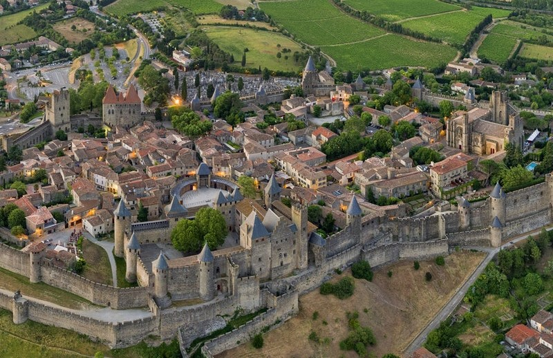🏰 Une escapade mémorable à Carcassonne vous attend! Réservez un hôtel de 3* au pied de la cité + Billets Cité de Carcassonne