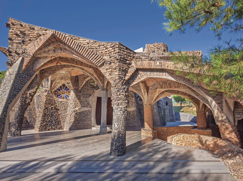 Cripta Gaudí y Colonia Güell-2